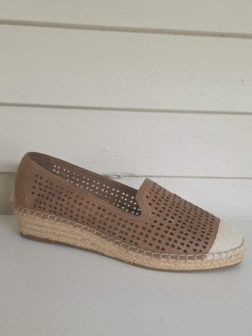 Bella Vita Channing Taupe Perforated Leather Espadrille Slip-On Shoe Size 8